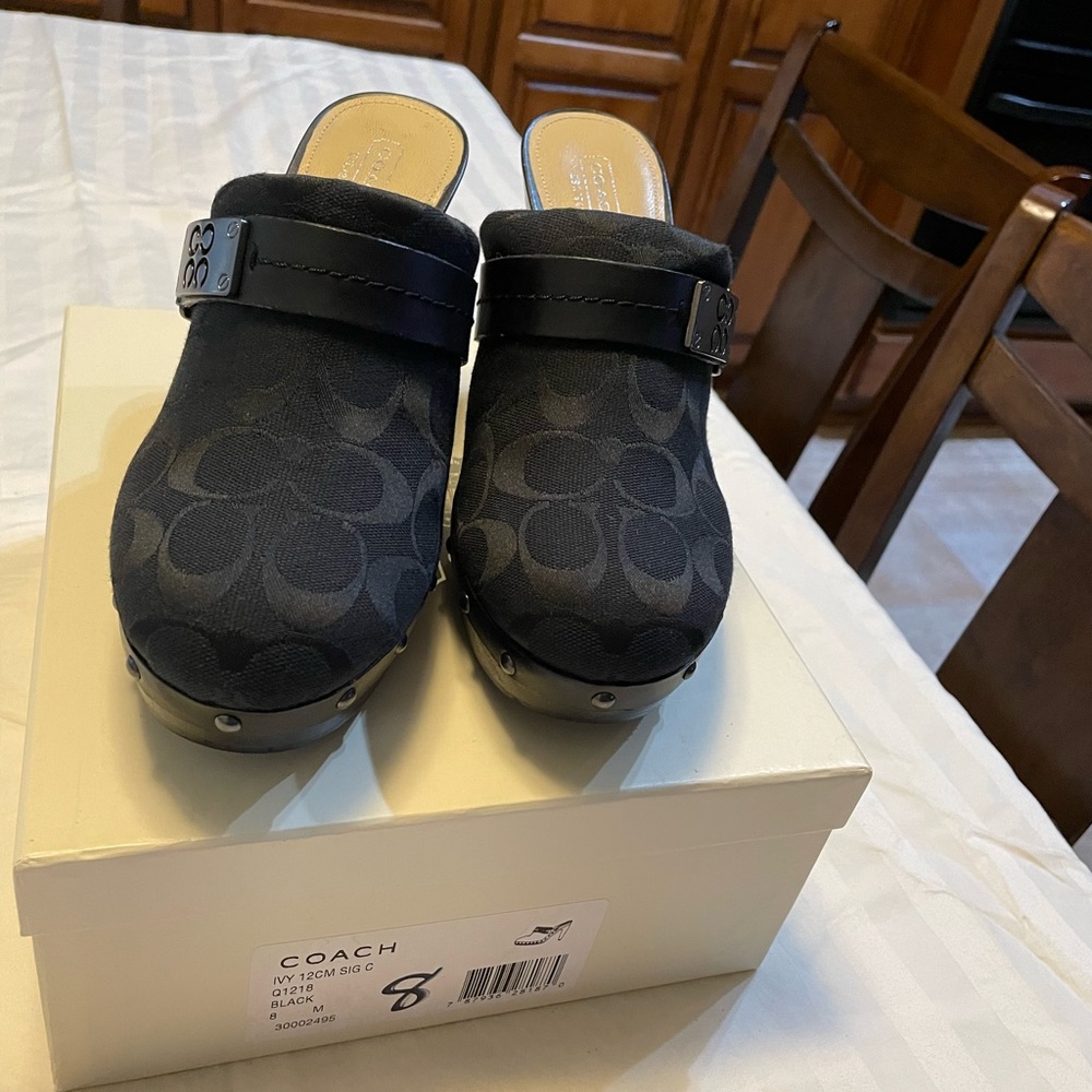 Women’s Coach Shoes Size 8 - Picture 3 of 6